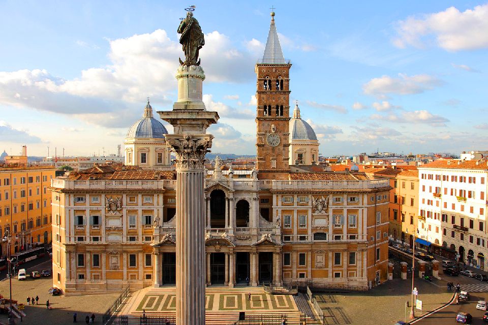 La facciata di Santa Maria Maggiore